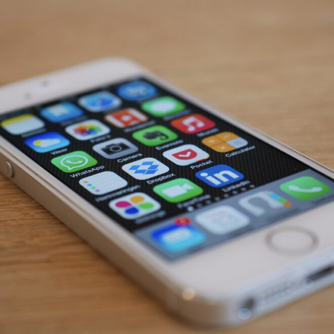 FBI Issues Stark Warning to Android and iPhone Users